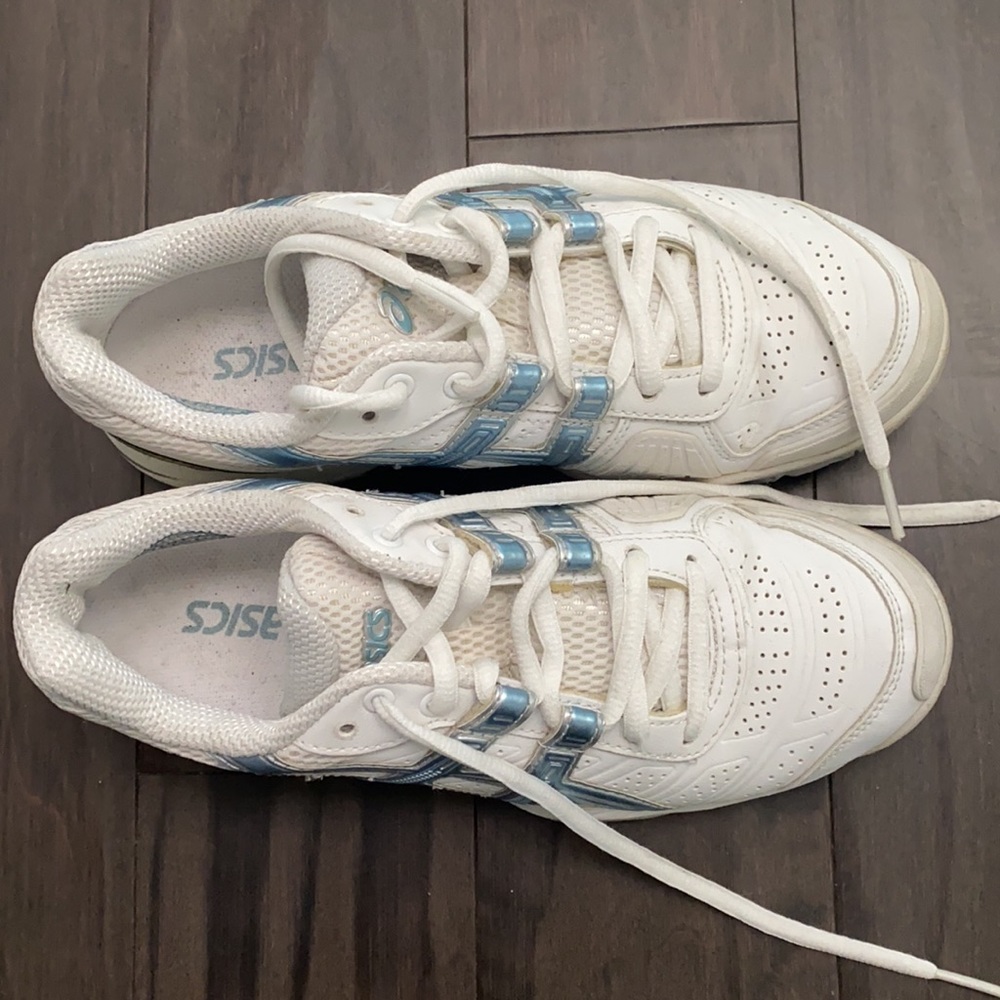 ASICS - Picture 2 of 4